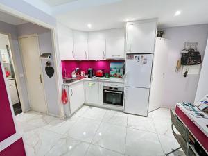 Cosy 1 bedroom Republique 236