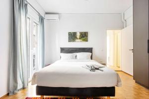 O&O Group - Eclectic Chic Thissio Apartment