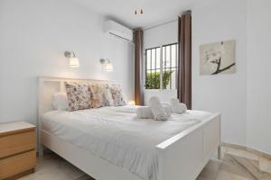 Super cozy apartment in Calahonda by Costarentals - Ref 124