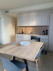 Two-Bedroom Apartment with Lake View