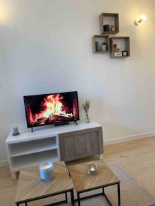 Appartements Studio neuf tout equipe - Calme - Proche centre ville - Parking gratuit : Appartement 1 Chambre