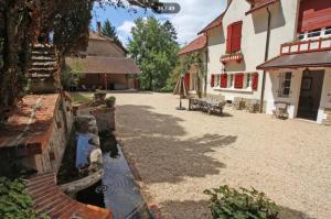 Villas Villa spacieuse avec piscine a Saint-Gence : photos des chambres