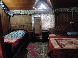 Happy day house boat