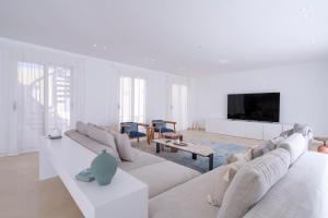 Luxury 5BD Villa with Pool