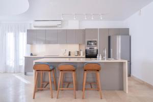 Luxury 5BD Villa with Pool