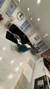 Elegant Escape - London