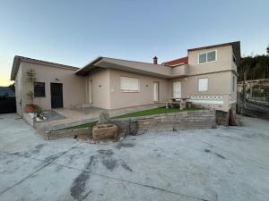 Acogedora casa cerca de Vigo by CABANA Rentals