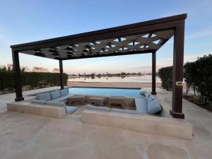 Luxury 4BR Cyan Villa • Private Pool