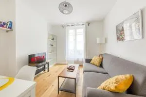 Parking gratuit - Central et cosy - 2 min Paris - 克利希