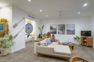 Pavones - Tropical Oceanfront 1 Bedroom Apartment by Triang Villas