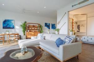 Pavones - Tropical Oceanfront 1 Bedroom Apartment by Triang Villas