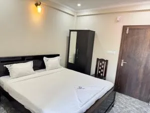 Karkala Inn Boarding & Lodging - Kārkāl