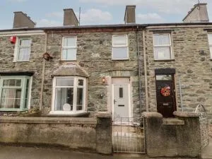 1 Mona Terrace - Llantrisant