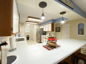 Branson Condo on Thousand Hills Golf Course with Indoor Pool and Hot Tub