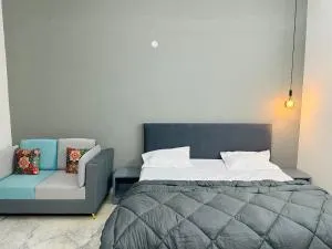 Upshelters - Dera Māndi