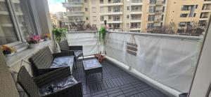 Suite Prestige Paris-La Défense Balcon-Terrasse - 4hvězdičkové hotely ve městě Courbevoie