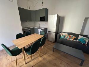 LAMENNAIS GAUCHE - T3 rénové en plein centre rennais