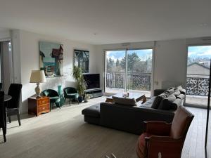 Spacious apartment - gates of paris