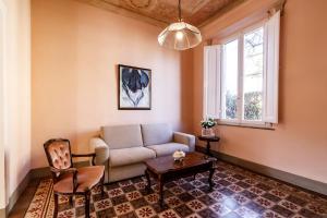 Casa Calise Elegant 1920s Villa with Garage