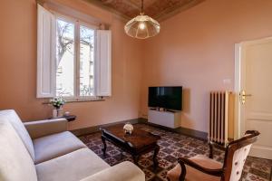 Casa Calise Elegant 1920s Villa with Garage