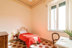 Casa Calise Elegant 1920s Villa with Garage