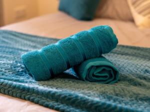 Comfortable 2BR Stay with Garden, Parking & Wi-Fi