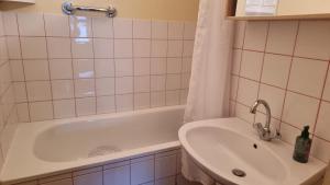 Appartements Chez Mady - Terrasse, Vue Montagne & Proche Ski : photos des chambres