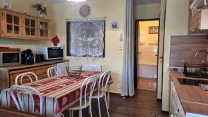 Appartements Chez Mady - Terrasse, Vue Montagne & Proche Ski : photos des chambres