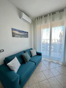 Appartamentino sul mare con due balconi, aria condizionata, Wi-Fi