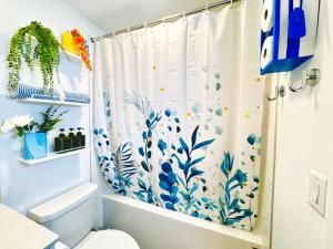 Bow River Cabin - Downtown - River Front - Free Street Parking