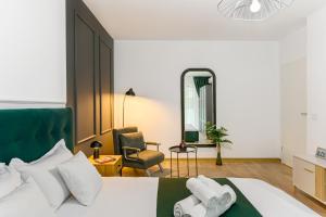 Bellatrix Suite with Parking-Tractoru Coresi