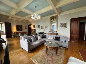Appartements RDC maison de maitre pour 6 personnes avec piscine et jacuzzi : photos des chambres