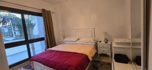 شقة فندقية عصرية بأجواء مريحة وتجربة استثنائية في مدينتي A stylish apartment for a unique and comfortable stay in madina