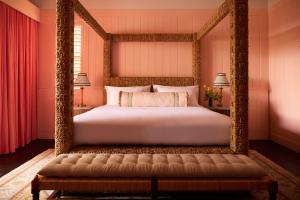 Coral Sands Inn & Cottages