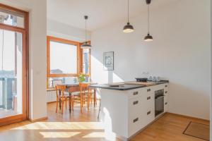 Casa Leonardo - Luminosa Casa Studio con Parcheggio Interno - Molinette