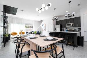 Extraordinary Disney Vacation 4BR Private Pool