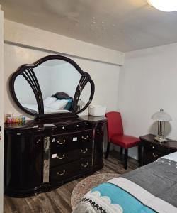 Queen bedroom