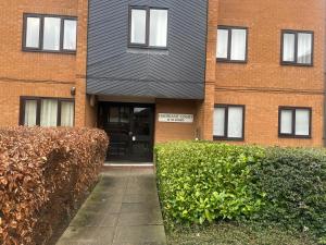 1BR-Sleeps2-Parking-QuietStay-CityCentre