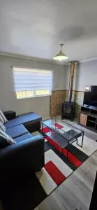 Casa Independiente Los Conquistadores Av Principal Valdivia Rene Schneider - Angachilla