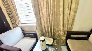 HOTEL R B ! Haridwar, Near Har ki poddi and MANSHA MATA TEMPLE & Railway station, Spacious, and Fully Air Conditioned Rooms with wifi, BEST HOTEL IN HARIDWAR