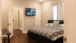 Incredible King Bed Room Private Bathroom - 卡温顿