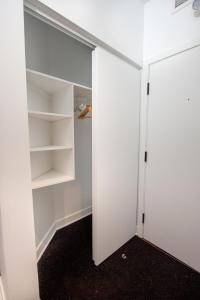 Studio #17 - Self Check-In - Plateau - St-Denis