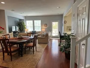 Strawberry Fields Forever Oxnard Beauty - 文图拉