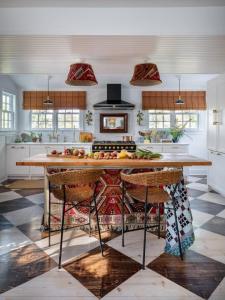 Willow Vale - Stunningly Designed Historical Icon with Hot Tub