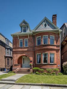 The Grand - The Nicest House in Newburgh