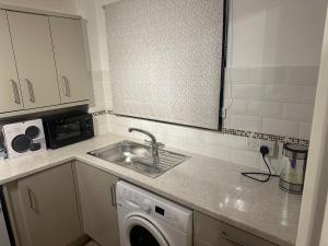 Cosy Flat Near City Centre