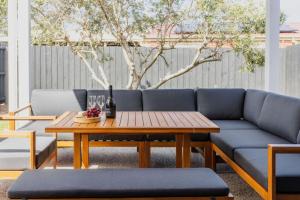 Olive Grove - stroll to the beach!