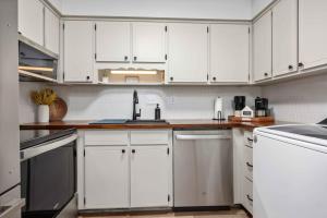 Elegant APT 8mi to FT Moore walk to Lakebottom