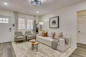 Organic Modern Apt 1mi to Masters with Pool Table