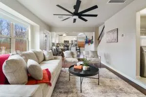 Pool,Games & Chill Vibes - Cedar Park